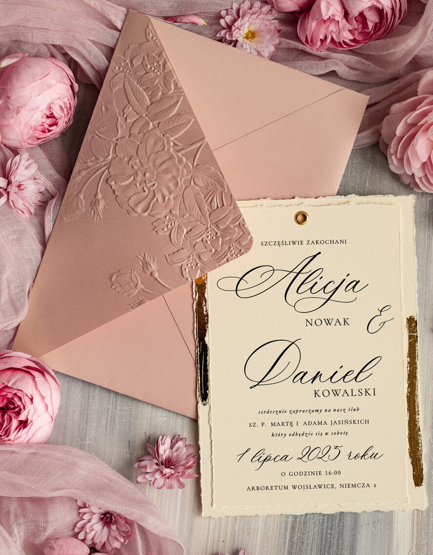 Zaproszenia ślubne z perełkami / tłoczeniem eleganckie ślubne zaproszenia, oryginalne zaproszenia ślubne, tłoczone zaproszenia ślubne z płatkami złota , zaproszenia na ślub z tłoczonymi kwiatami8