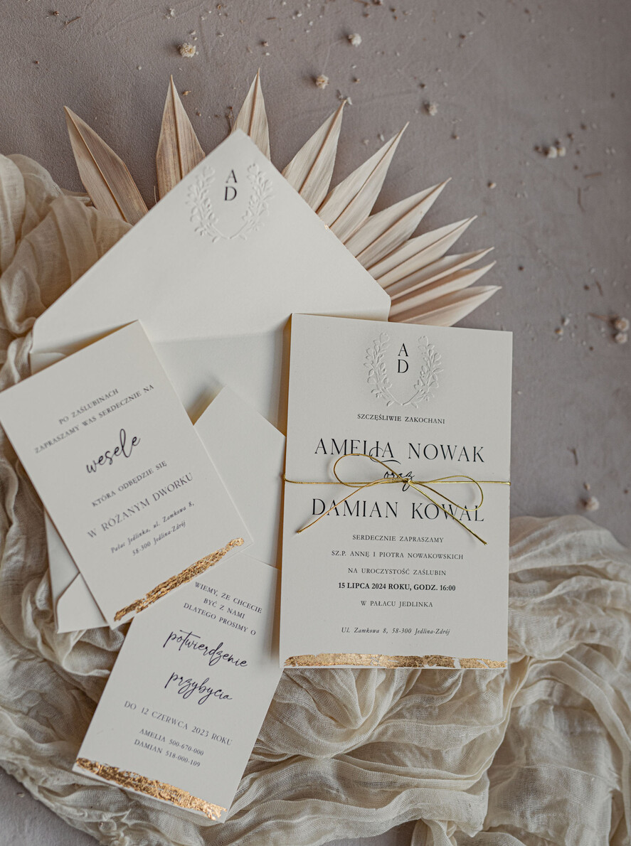 Zaproszenia ślubne z perełkami / tłoczeniem zaproszenia ślubne z tłoczeniem, minimalistyczne zaproszenie na ślub złocone, suchy przetłok złocone zaproszenie na ślub cywilny perły19