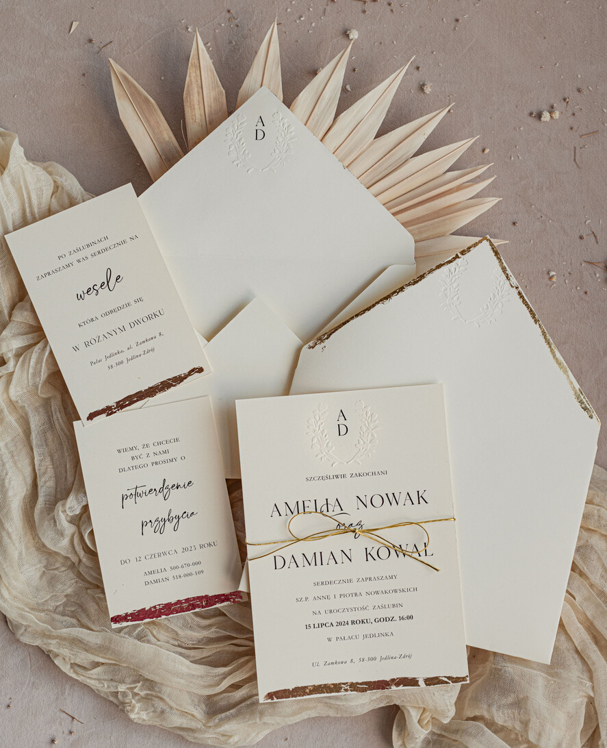 Zaproszenia ślubne z perełkami / tłoczeniem zaproszenia ślubne z tłoczeniem, minimalistyczne zaproszenie na ślub złocone, suchy przetłok złocone zaproszenie na ślub cywilny perły6