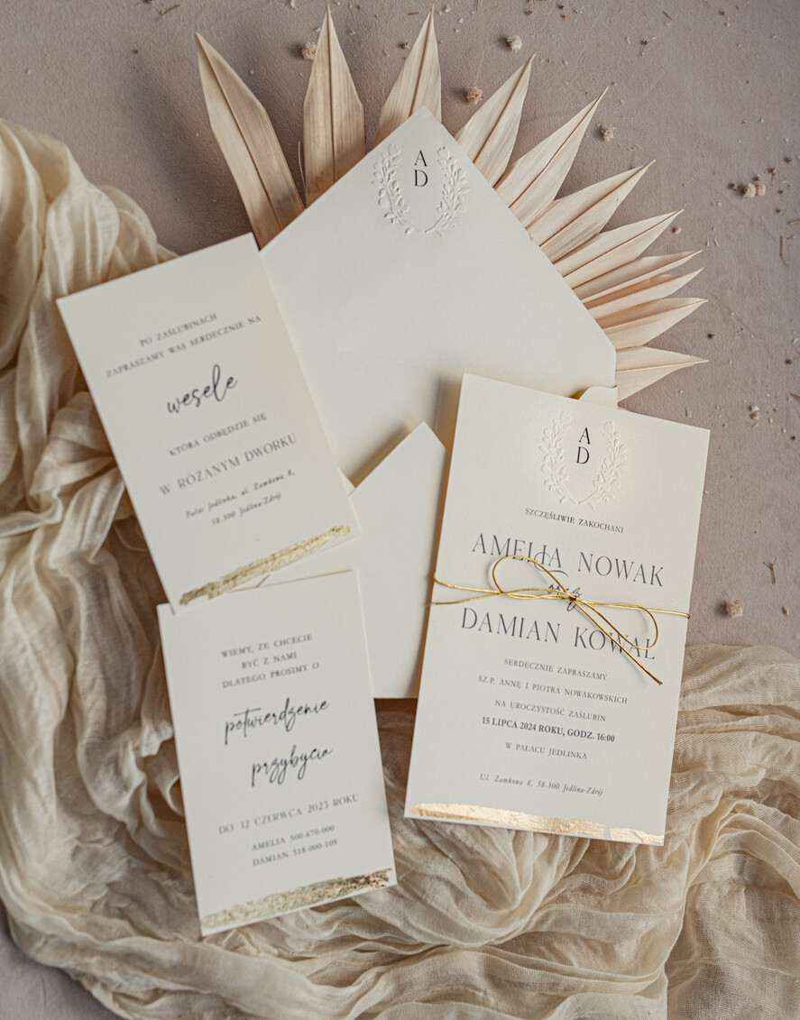 Zaproszenia ślubne z perełkami / tłoczeniem zaproszenia ślubne z tłoczeniem, minimalistyczne zaproszenie na ślub złocone, suchy przetłok złocone zaproszenie na ślub cywilny perły9
