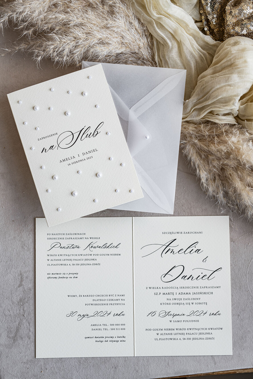 Zaproszenia ślubne z perełkami / tłoczeniem zaproszenia ślubne z perełkami, minimalistyczne zaproszenie na ślub z perełkami, delikatne zaproszenia na ślub cywilny z perełkami, perełki na zaproszeniach 0