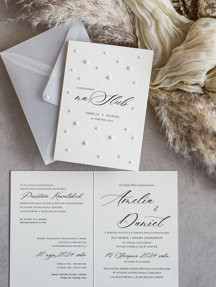Zaproszenia ślubne z perełkami / tłoczeniem zaproszenia ślubne z perełkami, minimalistyczne zaproszenie na ślub z perełkami, delikatne zaproszenia na ślub cywilny z perełkami, perełki na zaproszeniach 5