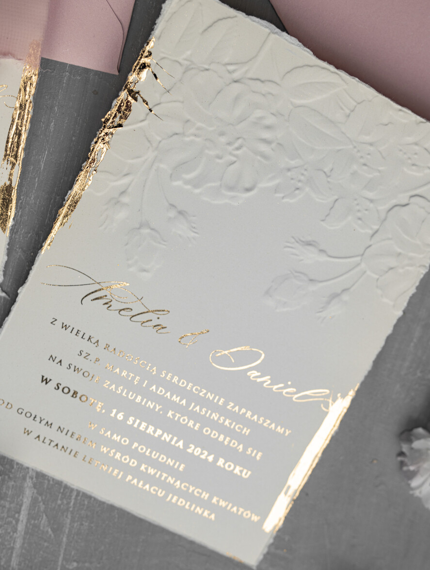 Zaproszenia ślubne z perełkami / tłoczeniem oryginalne zaproszenia ślubne, złote tłoczone zaproszenia ślubne, zaproszenia na ślub z tłoczonymi kwiatami, darte zaproszenie ślubne6