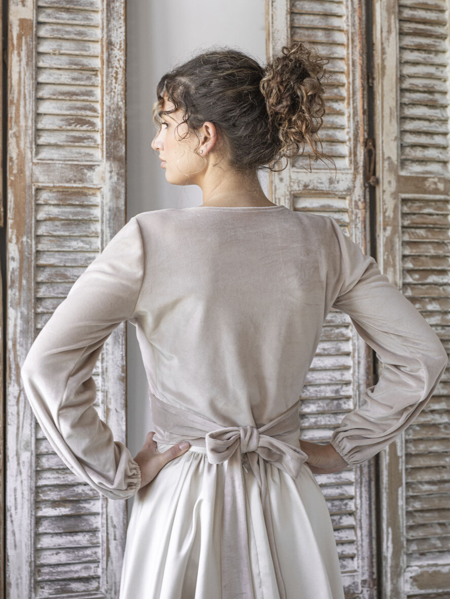 Panna Młoda Bolerka bolerka, narzutki, sweterki Bolerko z odkrytymi plecami, eleganckie bolerko ślubne, bolerko do sukni ślubnej, delikatne bolerko ślubne, letnia narzutka ślubne 2