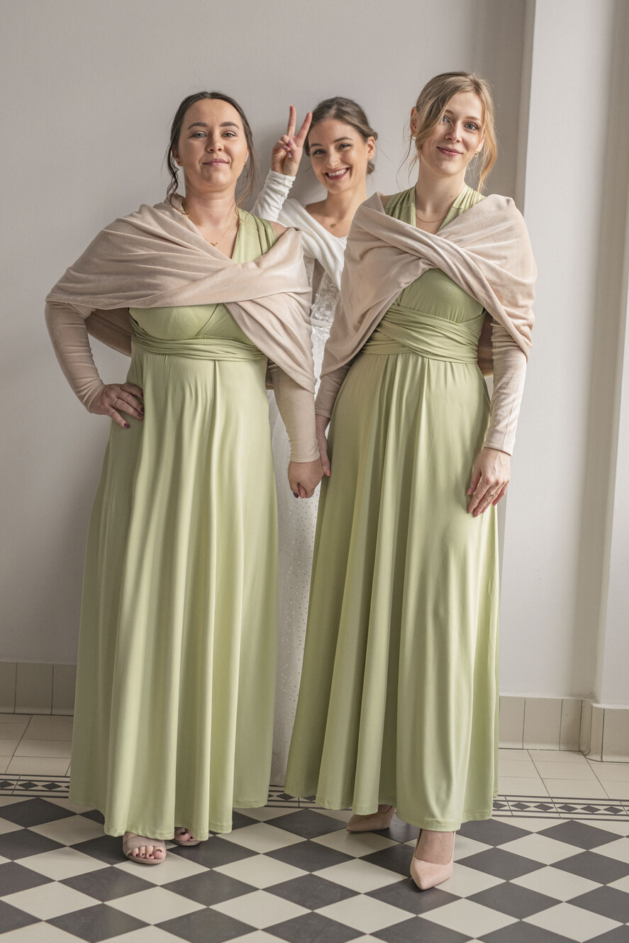 Panna Młoda Bolerka bolerka, narzutki, sweterki Beżowe Bolerko Ślubne Welurowe - Etola Ślubna z Rękawkami - Narzutka I Rękaw w kolorze Beżowym1