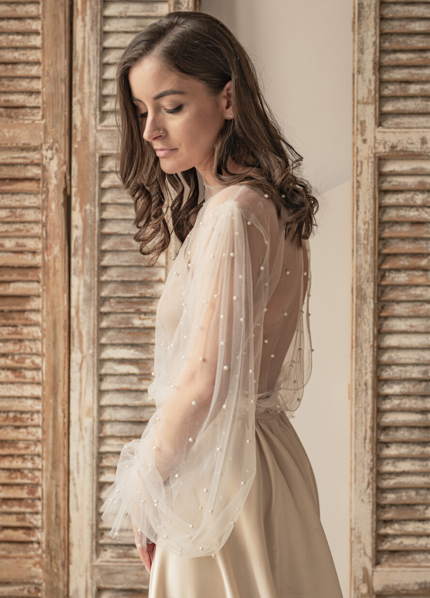 Panna Młoda Bolerka bolerka, narzutki, sweterki bolerko na letni ślub, bolerko z perełkami dla Panny Młodej, bolerko do sukni ślubnej w kolorze ecru, bolerko z szerokimi rękawami21