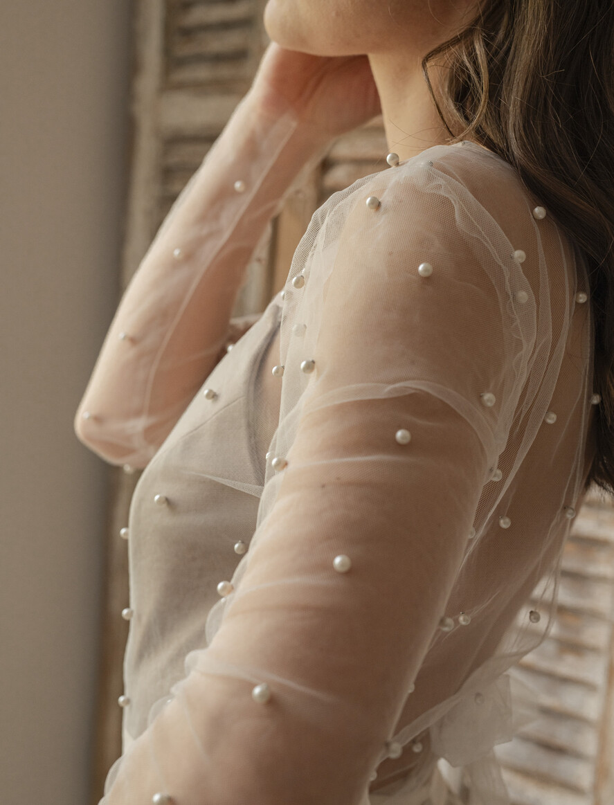 Panna Młoda Bolerka bolerka, narzutki, sweterki perełkowe bolerko na letni ślub, bolerko z perełkami dla Panny Młodej, bolerko do sukni ślubnej w kolorze ecru, narzutka z perełkami do sukni ślubnej2