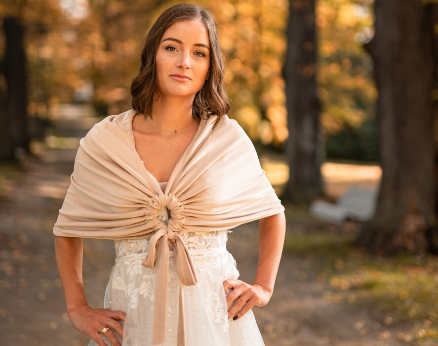 Panna Młoda Bolerka bolerka, narzutki, sweterki Welurowe Miekkie Bolerko Ślubne, Etola na jesienny ślub, Narzutka do sukni ślubnej z weluru, bolerko ślubne z weluru1