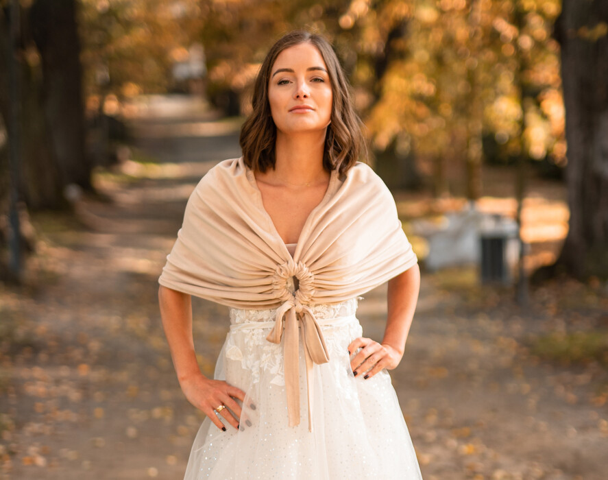 Panna Młoda Bolerka bolerka, narzutki, sweterki Welurowe Miekkie Bolerko Ślubne, Etola na jesienny ślub, Narzutka do sukni ślubnej z weluru, bolerko ślubne z weluru11