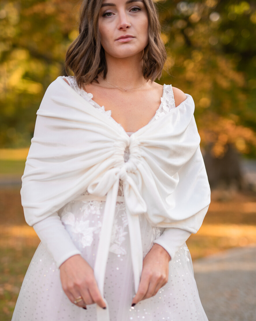 Panna Młoda Bolerka bolerka, narzutki, sweterki ciepłe bolerko z weluru, Welurowe Miekkie Bolerko Ślubne, Etola na jesienny ślub, Narzutka do sukni ślubnej z weluru, bolerko ślubne z weluru13