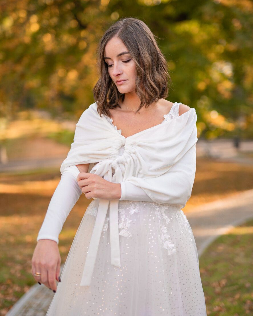 Panna Młoda Bolerka bolerka, narzutki, sweterki ciepłe bolerko z weluru, Welurowe Miekkie Bolerko Ślubne, Etola na jesienny ślub, Narzutka do sukni ślubnej z weluru, bolerko ślubne z weluru14