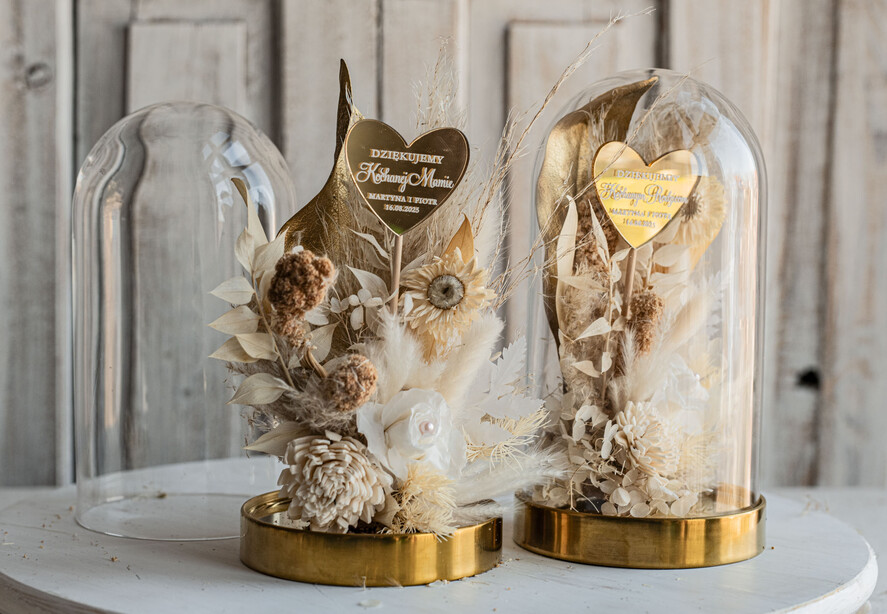 Prezenty, Podziękowania dla Rodziców Kompozycje Kwiatowe / Flowerboxy podziękowanie dla Rodziców na weselu, kwiaty dla Rodziców na prezent, suszone kwiaty w szkle, biała wieczna róża, prezent dla Rodziców kwiaty w szklanej kopule7