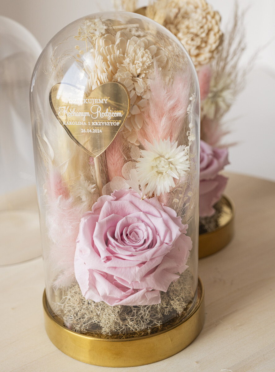 Prezenty, Podziękowania dla Rodziców Kompozycje Kwiatowe / Flowerboxy prezent dla Rodziców na wesele, kwiaty dla Rodziców podziękowanie, suszone kwiaty w szkle, różowa wieczna róża, podziękowanie dla Rodziców kwiaty w szklanej kopułce2