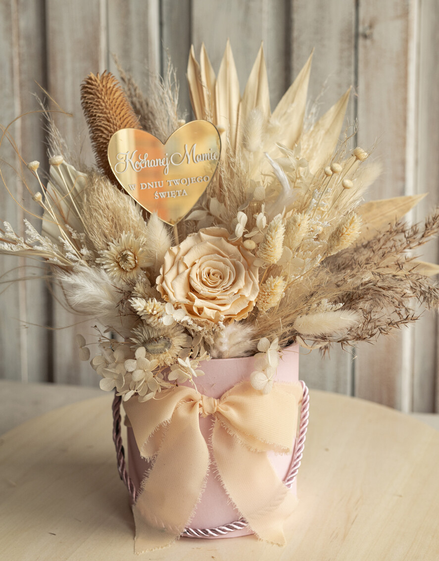 Prezenty dla Mamy flowerboxy, box ze słodyczami  pomysł na prezent na dzień mamy prezent dla Mamy z okazji dnia Matki, kwiaty prezent dla mamy, kompozycja z suszonych kwiatów pomysł na prezent dla mamy3