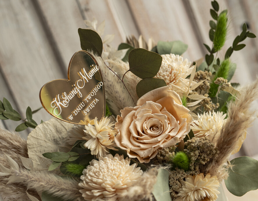 Prezenty dla Mamy kwiaty flowerboxy prezent dla Mamy z okazji dnia Matki, kwiaty prezent dla mamy , kompozycja z suszonych kwiatów pomysł na prezent dla mamy, wieczne róże, flower box dla mamy1