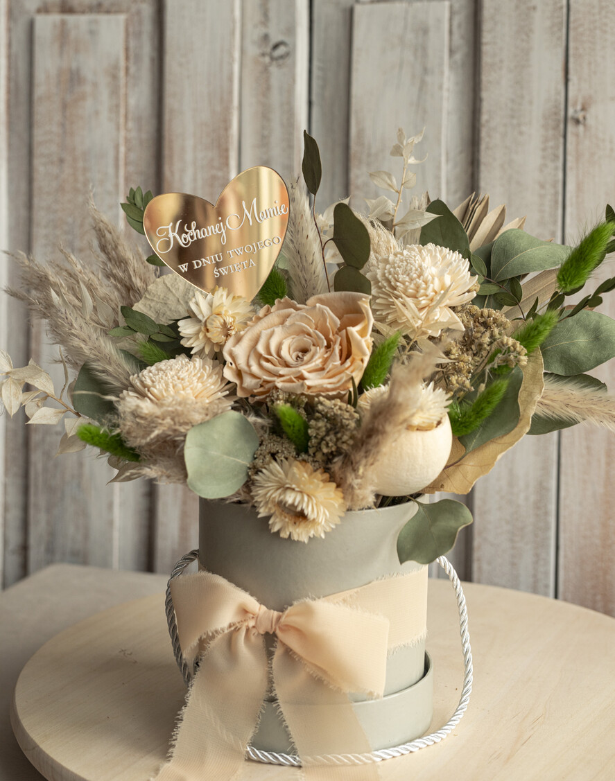 Prezenty dla Mamy kwiaty flowerboxy prezent dla Mamy z okazji dnia Matki, kwiaty prezent dla mamy , kompozycja z suszonych kwiatów pomysł na prezent dla mamy, wieczne róże, flower box dla mamy4
