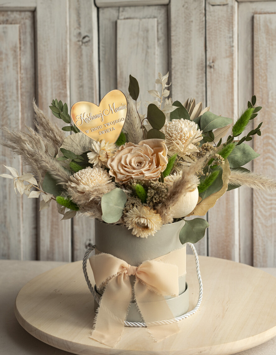 Prezenty dla Mamy kwiaty flowerboxy prezent dla Mamy z okazji dnia Matki, kwiaty prezent dla mamy , kompozycja z suszonych kwiatów pomysł na prezent dla mamy, wieczne róże, flower box dla mamy6