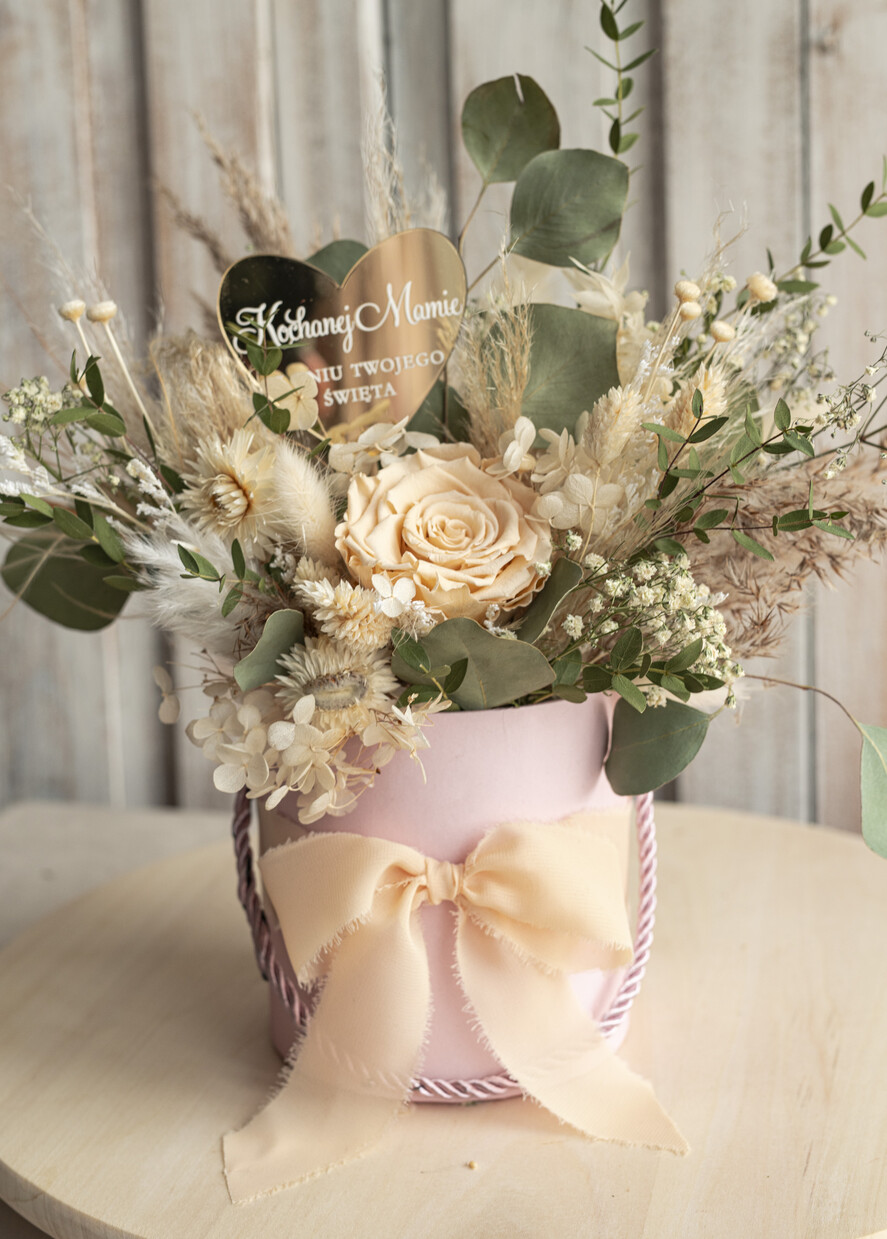 Prezenty dla Mamy kwiaty flowerboxy kwiaty prezent dla Mamy z okazji dnia Matki, box kwiatowy dla mamy, kompozycja z suszonych kwiatów pomysł na prezent dla mamy, wieczne róże, flower box dla mamy5
