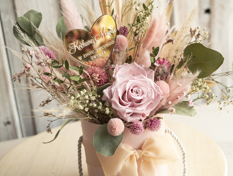 Prezenty dla Mamy kwiaty flowerboxy pomysł na prezent na dzień mamy, kwiaty dla mamy, wieczna róża dla mamy, zielono różowy bukiet dla mamy z suszonych kiatów3