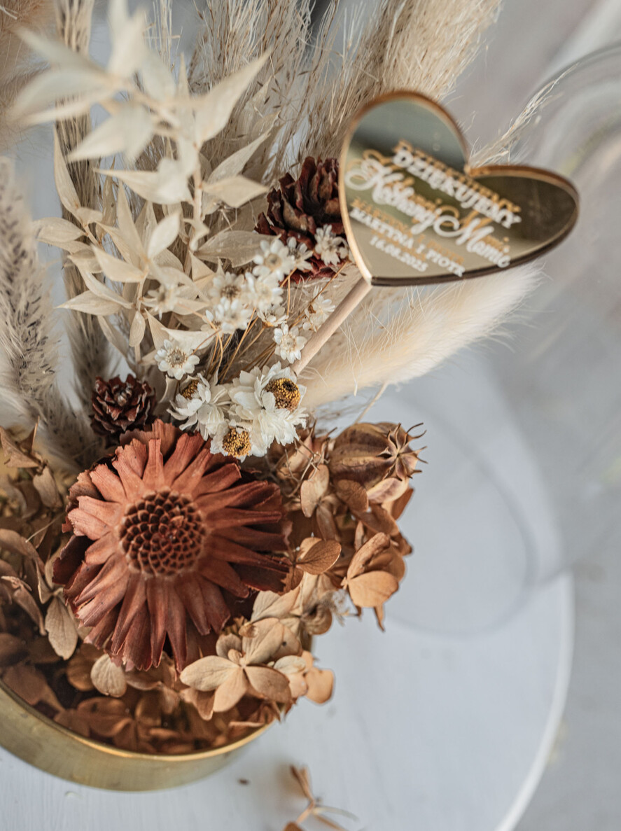 Prezenty dla Mamy flowerboxy, box ze słodyczami  prezent na dzień mamy, kwiaty w szklanej kopule, pomysł na prezent dla mamy, Szklana kopuła dekoracja suszone kwiaty, Suszone Kwiaty W Szkle10