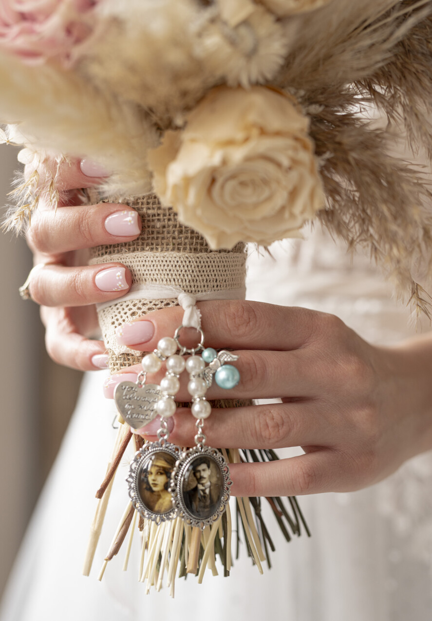 Medalion do bukietu ślubnego medalik zawieszka medalion do bukietu ślubnego, medalik ze zdjęciem do bukietu dla Panny Młodej, zdjęcie rodziców dziadków na bukiecie ślubnym 8