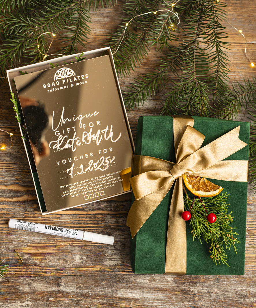 Prezenty Oferta dla Salonów BEAUTY voucher bozonarodzeniowy prezent Prezent dla klientek na święta Voucher, Voucher podarunkowy dla klientów salonu fryzjerskiego bożonarodzeniowy prezent voucher welurowe pudełko - lustrzany voucher na prezent dla niej1