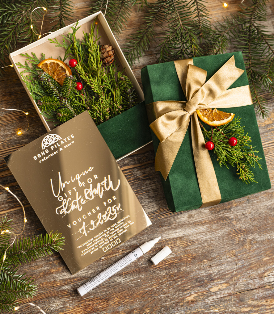 Prezenty Oferta dla Salonów BEAUTY voucher bozonarodzeniowy prezent Prezent dla klientek na święta Voucher, Voucher podarunkowy dla klientów salonu fryzjerskiego bożonarodzeniowy prezent voucher welurowe pudełko - lustrzany voucher na prezent dla niej3
