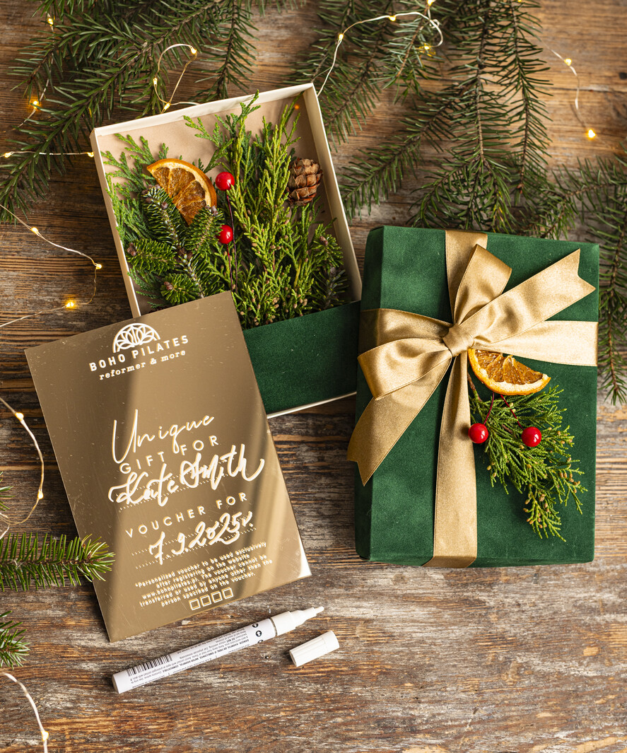 Prezenty Oferta dla Salonów BEAUTY voucher bozonarodzeniowy prezent Prezent dla klientek na święta Voucher, Voucher podarunkowy dla klientów salonu fryzjerskiego bożonarodzeniowy prezent voucher welurowe pudełko - lustrzany voucher na prezent dla niej4