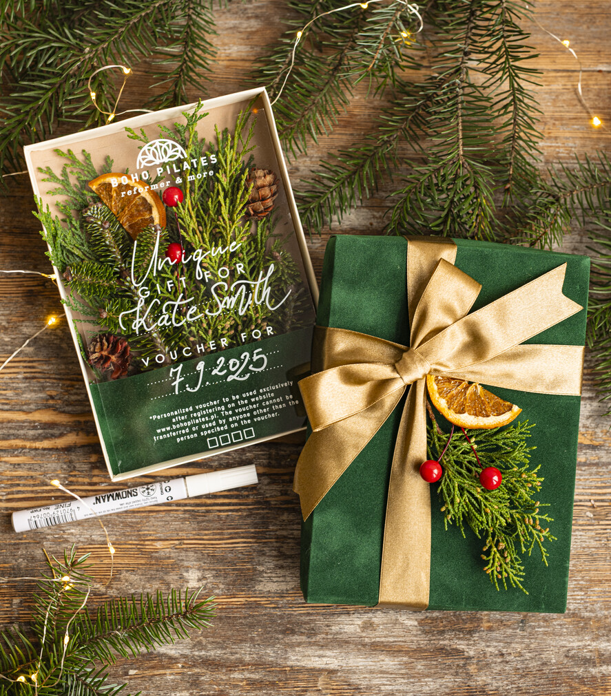 Prezenty Oferta dla Salonów BEAUTY voucher bozonarodzeniowy prezent Prezent dla klientek na święta Voucher, Voucher podarunkowy dla klientów salonu fryzjerskiego bożonarodzeniowy prezent voucher welurowe pudełko - lustrzany voucher na prezent dla niej4