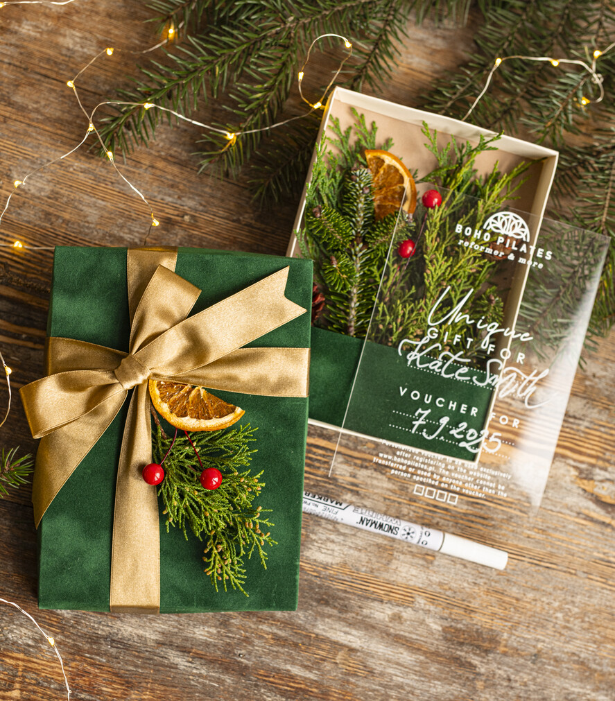 Prezenty Oferta dla Salonów BEAUTY voucher bozonarodzeniowy prezent Prezent dla klientek na święta Voucher, Voucher podarunkowy dla klientów salonu fryzjerskiego bożonarodzeniowy prezent voucher welurowe pudełko - lustrzany voucher na prezent dla niej5