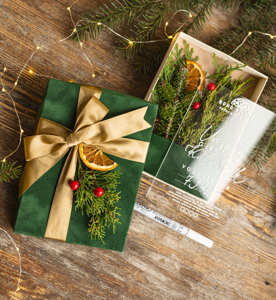 Prezenty Oferta dla Salonów BEAUTY voucher bozonarodzeniowy prezent Prezent dla klientek na święta Voucher, Voucher podarunkowy dla klientów salonu fryzjerskiego bożonarodzeniowy prezent voucher welurowe pudełko - lustrzany voucher na prezent dla niej6