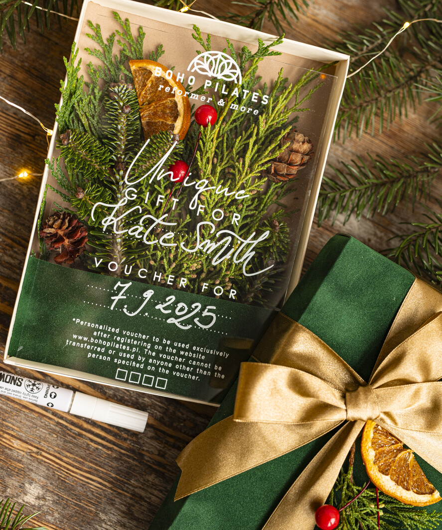 Prezenty Oferta dla Salonów BEAUTY voucher bozonarodzeniowy prezent Prezent dla klientek na święta Voucher, Voucher podarunkowy dla klientów salonu fryzjerskiego bożonarodzeniowy prezent voucher welurowe pudełko - lustrzany voucher na prezent dla niej3