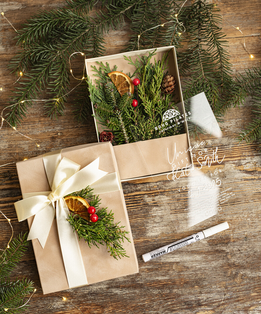 Prezenty Oferta dla Salonów BEAUTY voucher bozonarodzeniowy prezent Prezent dla klientek na święta Voucher, Voucher podarunkowy dla klientów salonu fryzjerskiego bożonarodzeniowy prezent voucher welurowe pudełko - lustrzany voucher na prezent dla niej2