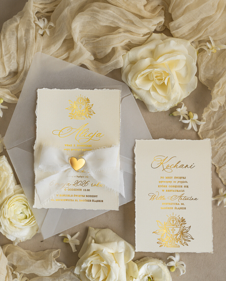 Zaproszenia na Komunię dla Dziewczynki dziewczynka  zaproszenia na Komunię ze złotym serduszkiem, złote zaproszenia na Komunię, Zaproszenia na Komunię dla dziewczynki, Eleganckie zaproszenia Komunijne ze złotymi literami i wstążką3