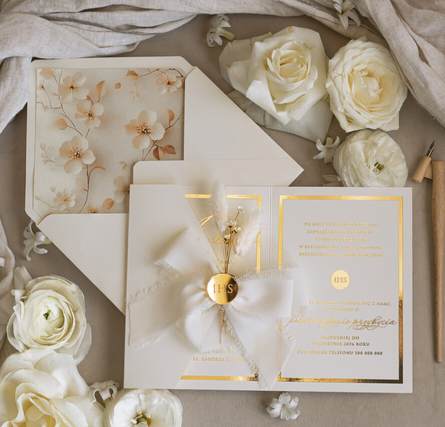 Zaproszenia na Komunię dla Dziewczynki dziewczynka  Eleganckie zaproszenia komunijne dla dziewczynki, zaproszenia na komunię z kwiatami, złote zaproszenia na komunię, zaproszenia na Pierwszą Komunię0