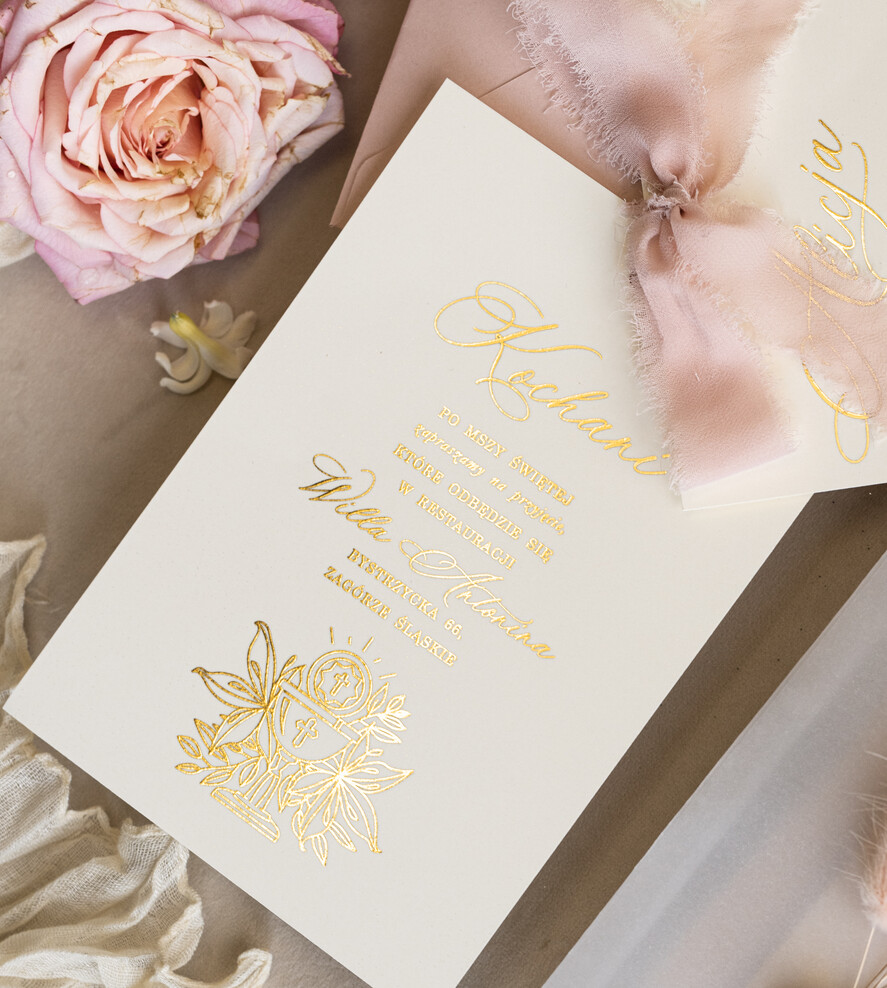 Zaproszenia na Komunię dla Dziewczynki dziewczynka  komunijne złote zaproszenia z kwiatkami, zaproszenia na Pierwszą komunię w kieszonce ze wstążką, zaproszenia na komunię dla dziewczynki, zaproszenie w kieszonce na komunię 8