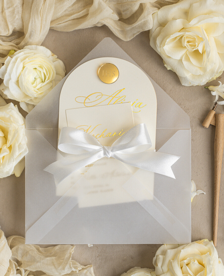 Zaproszenia na Komunię dla Dziewczynki dziewczynka  zaokrąglone zaproszenia komunijne, zaokrąglone zaproszenie na komunię, eleganckie złote zaproszenia na Pierwszą komunię5