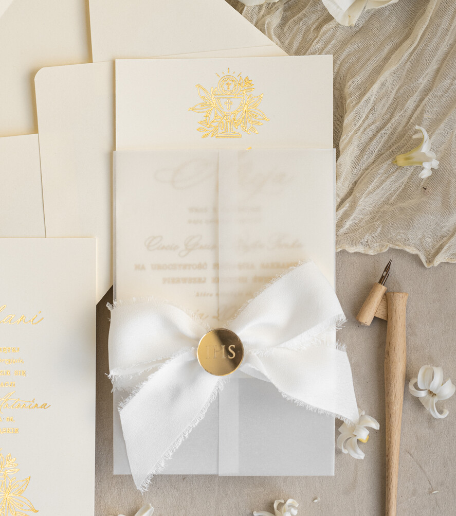 Zaproszenia na Komunię  dziewczynka  Nietypowe zaproszenia komunijne dla dziewczynki, zaproszenia na komunię ze wstążką, złote zaproszenia na komunię, zaproszenia na Pierwszą Komunię8