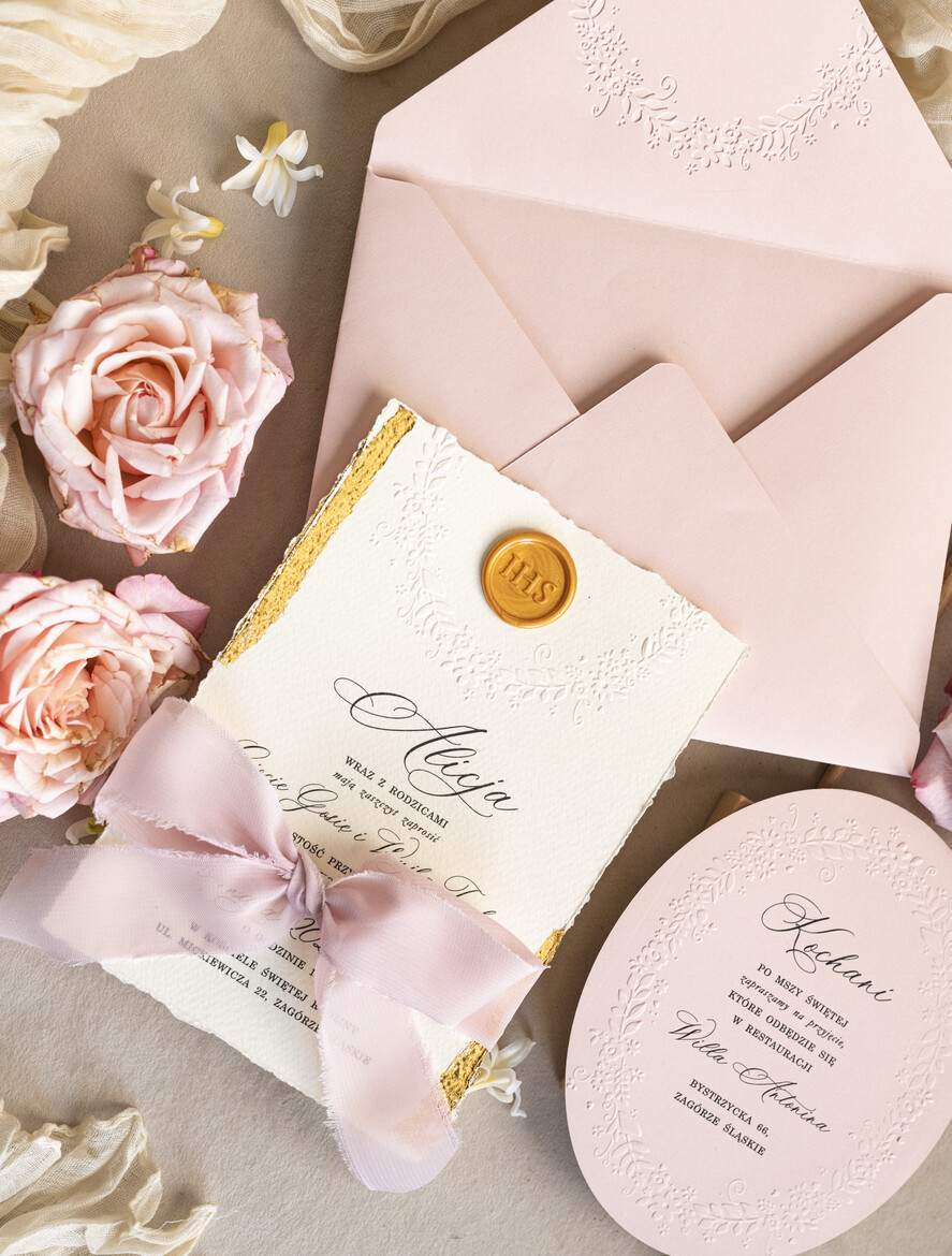 Zaproszenia na Komunię  dziewczynka  owalne zaproszenia na Komunię Zaproszenia komunijne personalizowane dla dziecka ręcznie robione zaproszenia na komunie Nietypowe zaproszenia komunijne1