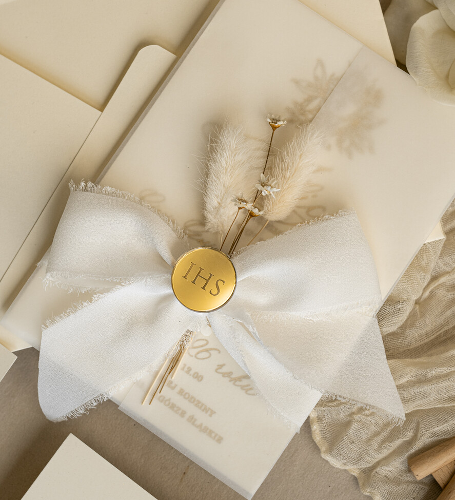 Zaproszenia na Komunię  dziewczynka  Nietypowe zaproszenia komunijne z dmuszkiem dla dziewczynki, zaproszenia na komunię ze wstążką, złote zaproszenia na komunię, zaproszenia na Pierwszą Komunię3