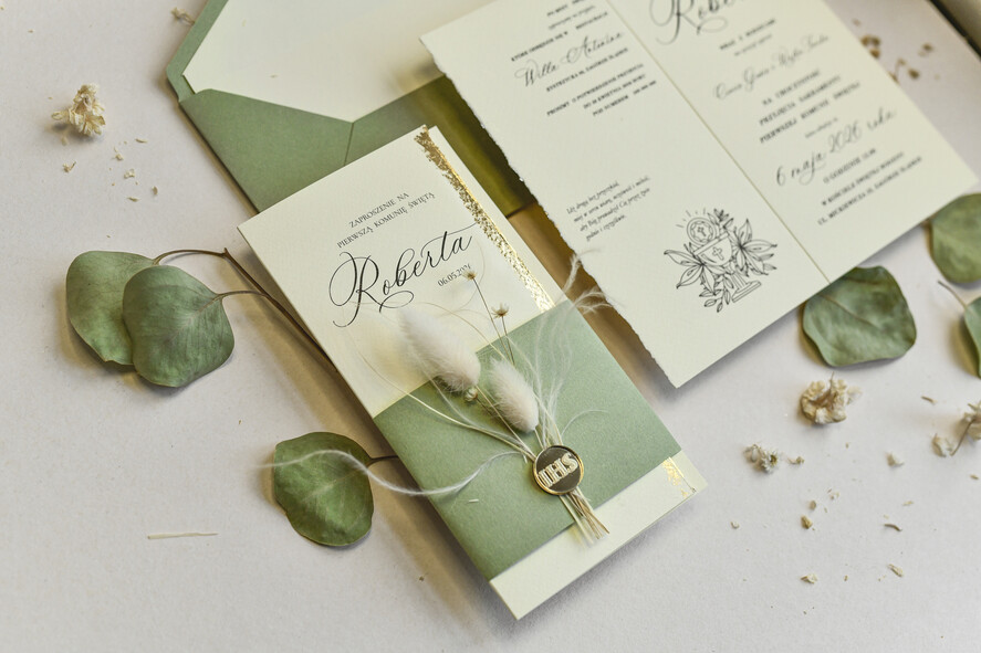 Zaproszenia na Komunię  chłopiec Podłużne szałwiowe złocone zaproszenia na Komunię nowoczesne   Zaproszenia komunijne personalizowane4