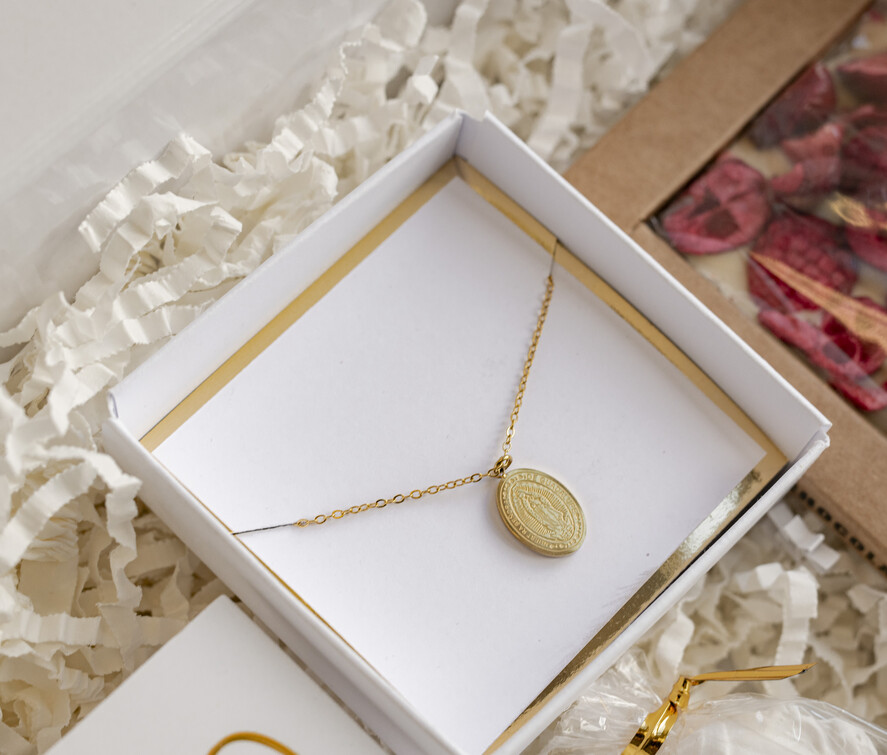 Pamiątki Prezenty na komunię  boxy prezentowe Pismo Święte Pamiątka Pierwszej Komunii Świętej, Medalik na Pierwszą Komunię Świętą, pudełko prezentowe na Komunię Świętą. 3