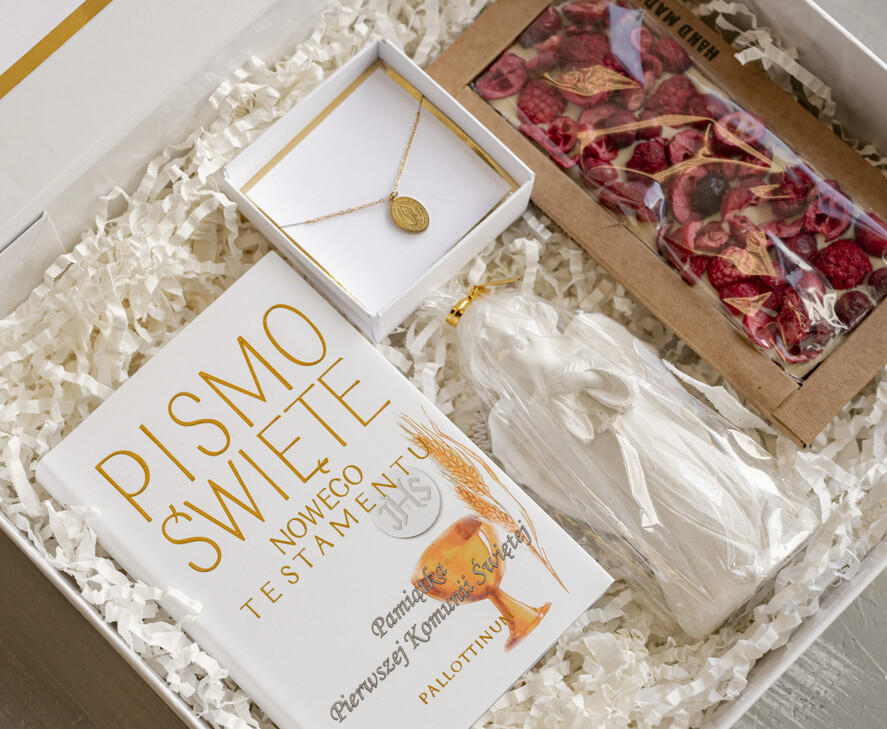 Pamiątki Prezenty na komunię  boxy prezentowe Pismo Święte Pamiątka Pierwszej Komunii Świętej, Medalik na Pierwszą Komunię Świętą, pudełko prezentowe na Komunię Świętą. 1
