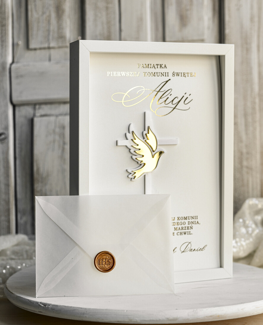 Pamiątki Prezenty na komunię  pamiątki na komunie  Pamiątka Pierwszej Komunii orbrazek z życzeniami Personalizowane pudełko na Prezent2