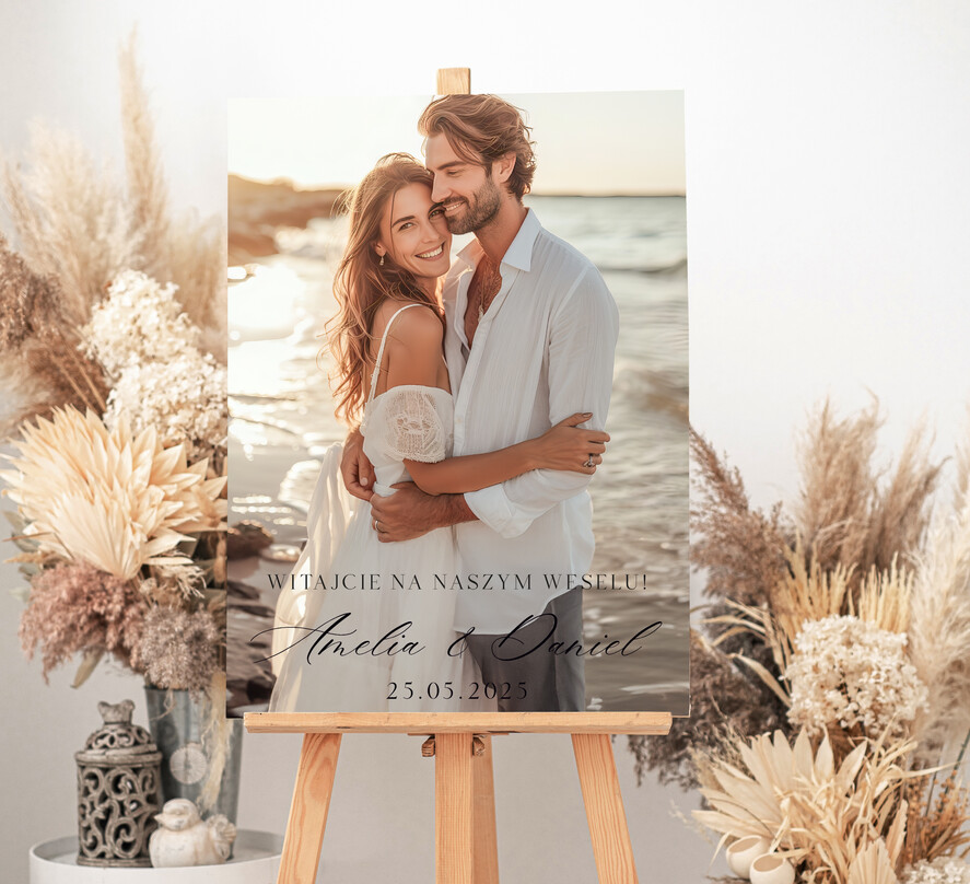 Plany stołów ze zdjęciem Pary Młodej Witamy gości weselnych napis powitanie gości na weselu, tablica powitalna dla gości weselnych, personalizowana tablica powitanie gości na weselu0