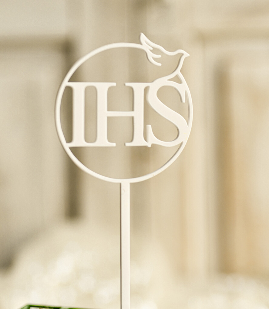 Dodatki dekoracje na komunię  Topper na tort Biały topper na tort komunijny Idealna dekoracja na Pierwszą Komunię Świętą, dostępna w różnych stylach i materiałach Topper do dekoracji tortu komunijnego0