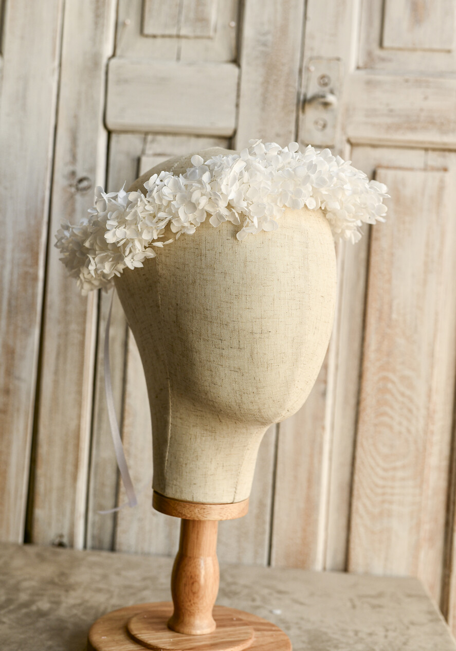 Dodatki dekoracje na komunię  wianki Wianek komunijny z białej hortensji, idealny do stylizacji komunijnej. Wianki komunijne z preparowanych kwiatów 1