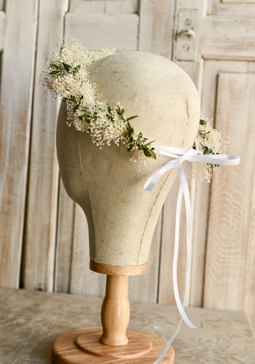 Dodatki dekoracje na komunię  wianki Wianek komunijny z żywych, preparowanych kwiatów w odcieniach zieleni i ecru. Delikatny, lekki i trwały, idealny do stylizacji komunijnej.4