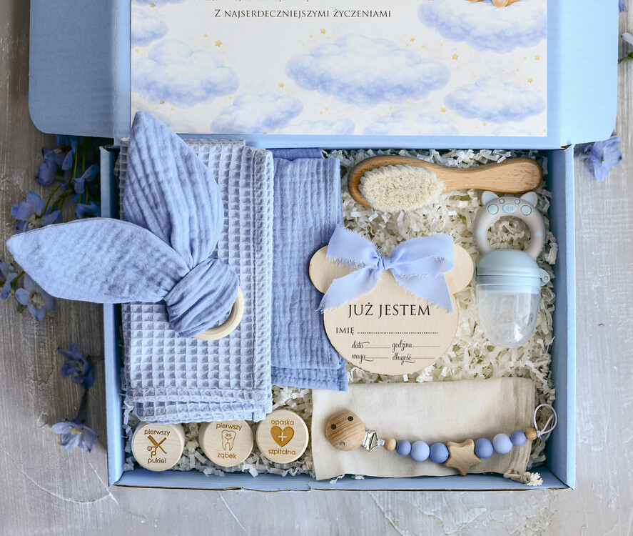 prezent dla Malucha - Wyprawka duze boxy preznetowe dla noworodka  Zestaw prezentowy dla Noworodka - Wyprawka Niemowlę Baby Shower boho gryzak pieluszka Kroki Milowe1