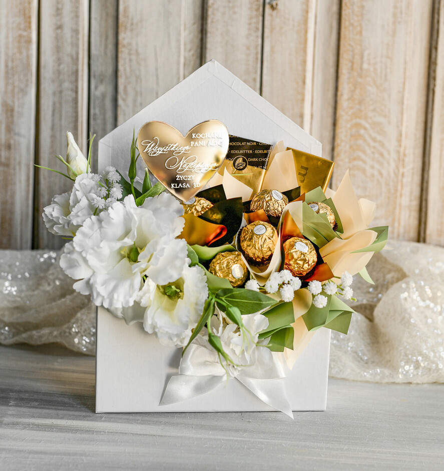 prezent dla nauczuciela/ dzień nauczyciela flower box kwiaty i słodycze Personalizowany box z kwiatami i czekoladkami dla nauczycielki prezent podziękowanie na koniec roku szkolnego 0